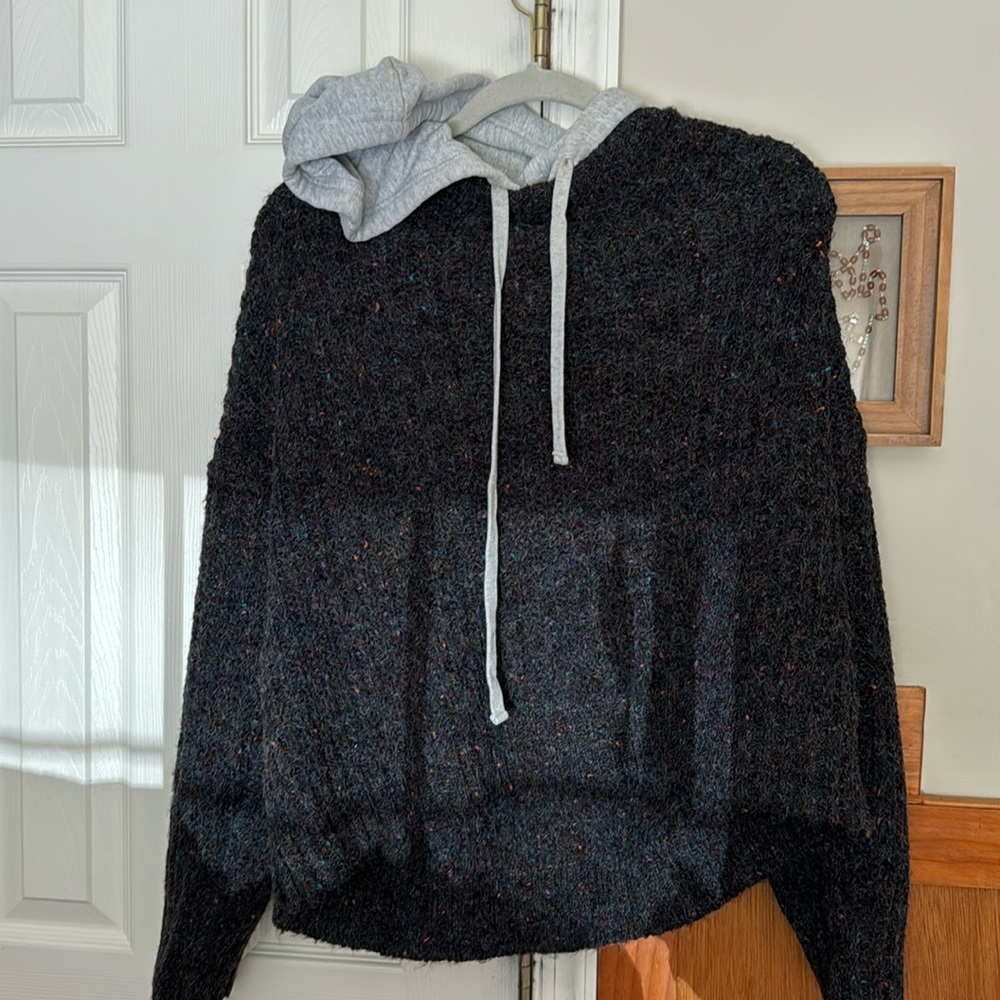 Offline by Aerie -sweater hoodie -worn once -size M